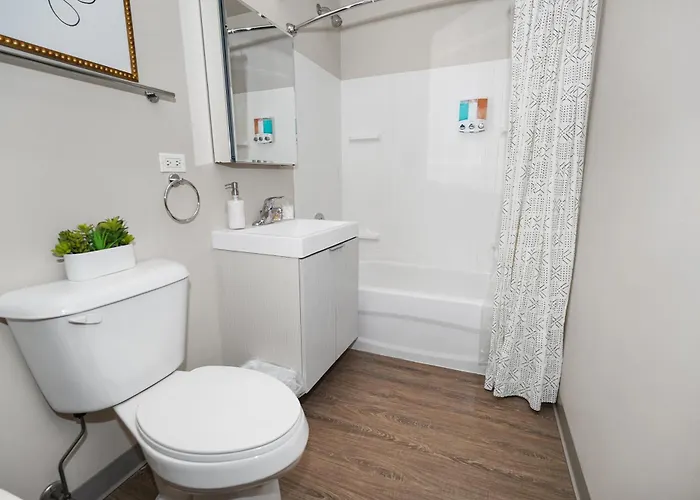 Mccormick Place 2br Oasis With Optional Parking, Patio, Gym For Up To 6 Guests Near Museum Campus, Grant Park & Soldier Field Apartamento *