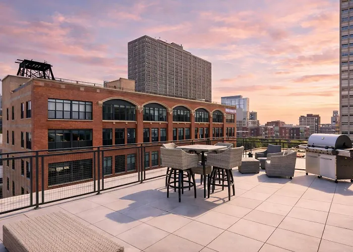 Mccormick Place 2br Oasis With Optional Parking, Patio, Gym For Up To 6 Guests Near Museum Campus, Grant Park & Soldier Field Apartamento